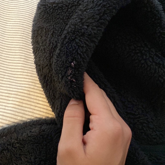 Black Abercrombie & Finch Sherpa - Picture 3 of 3